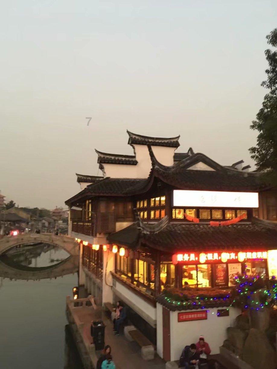 周喜岩代表：用医者仁心诠释履职担当